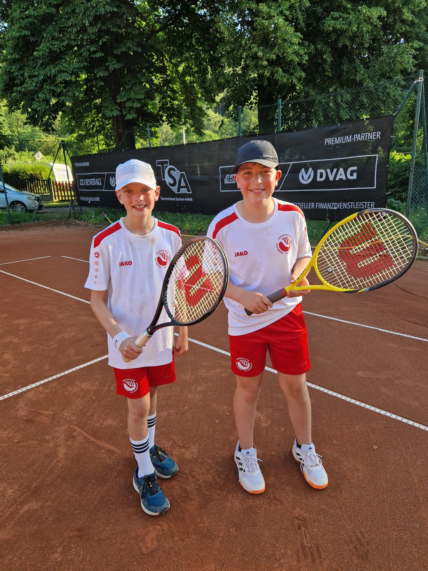 Mehr über den Artikel erfahren Tennisnachwuchs erfolgreich!